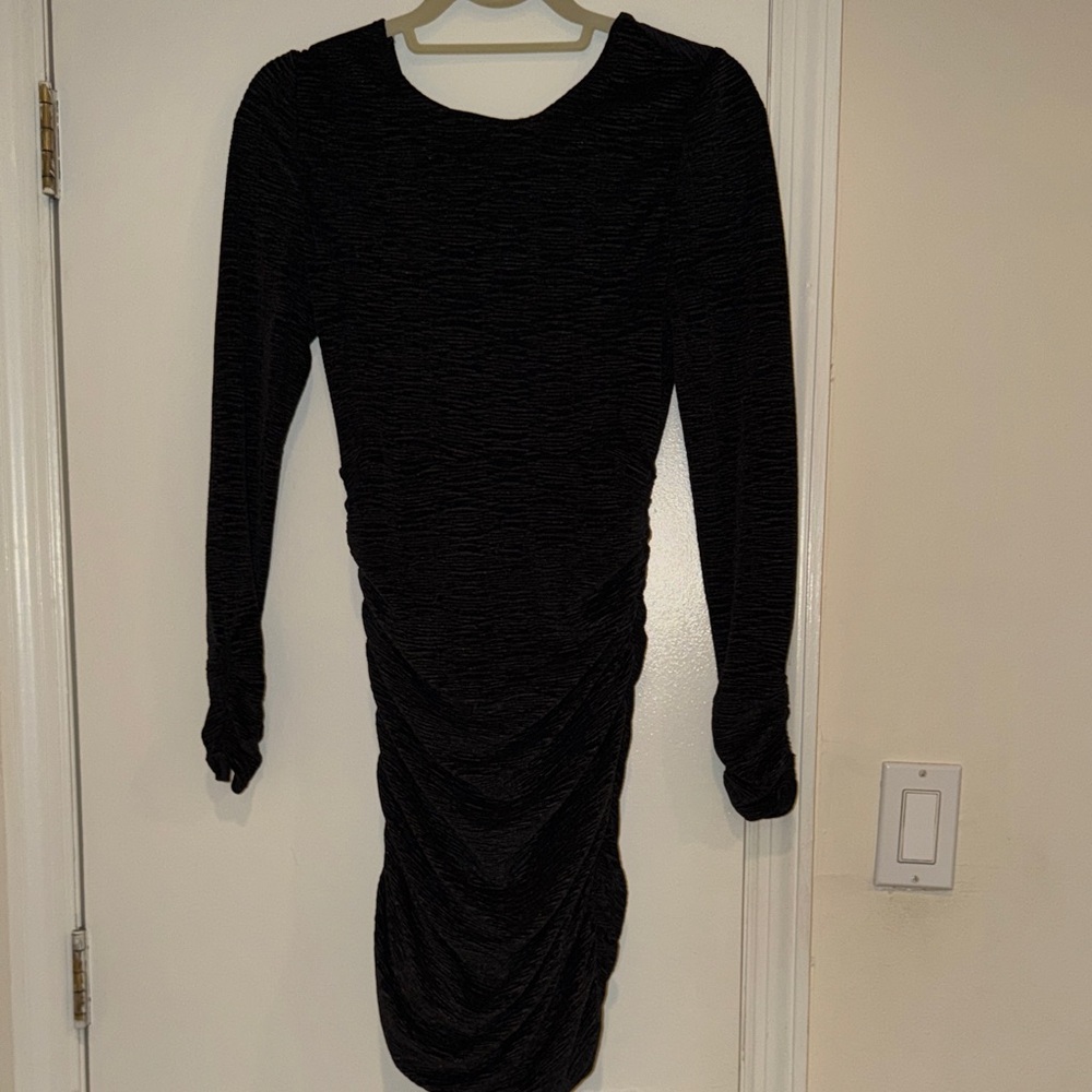 LINI Black Long-Sleeve Ruched Midi Dress